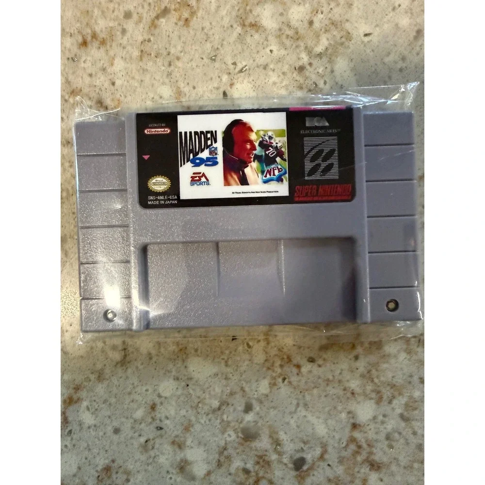 Madden NFL 95 Super Nintendo SNES Video Game Cartridge SNS-ANLE-USA EA Sports‎